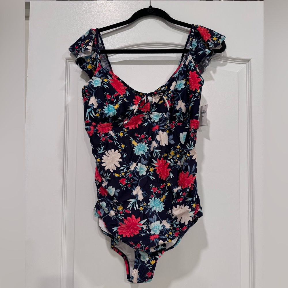 Old Navy Floral One Piece Bathing Suit NWT Size 1X Plus